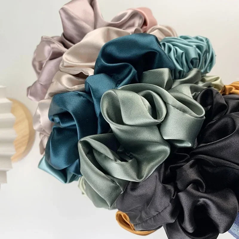 Knotless Kay Heatless Curling Silk Scrunchies